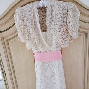 GORGEOUS 1930s VINTAGE OFF WHITE BIAS LACE GOWN WITH BOLERO.